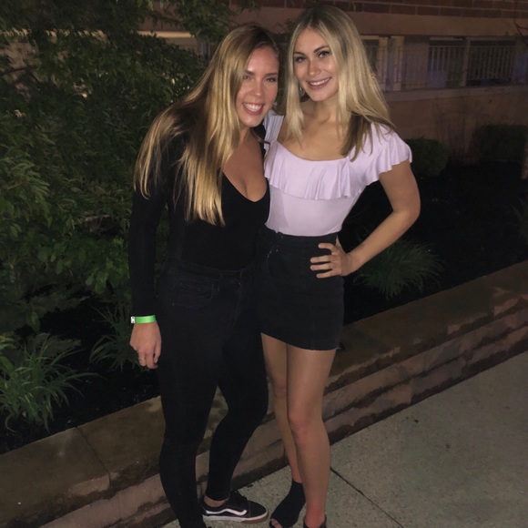 Meet your Posher, Emily - Picture 7 of 8